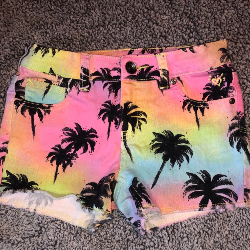 Rainbow Justice Shorts 🌴